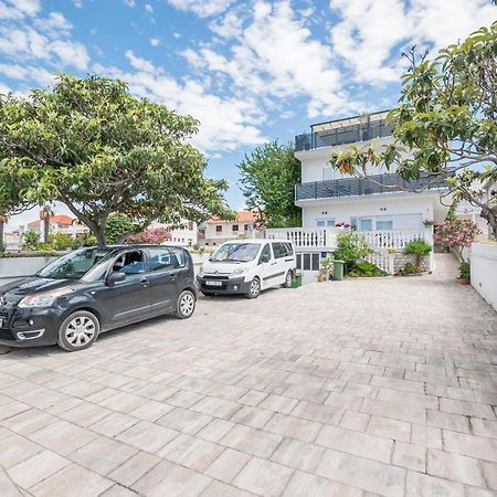 Apartments And Rooms Mare Vodice Exterior foto