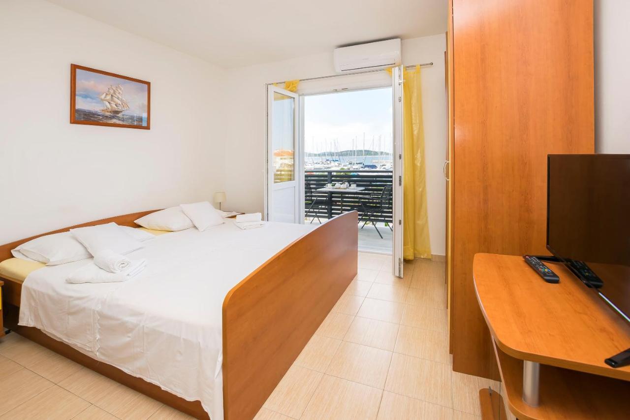 Apartments And Rooms Mare Vodice Exterior foto