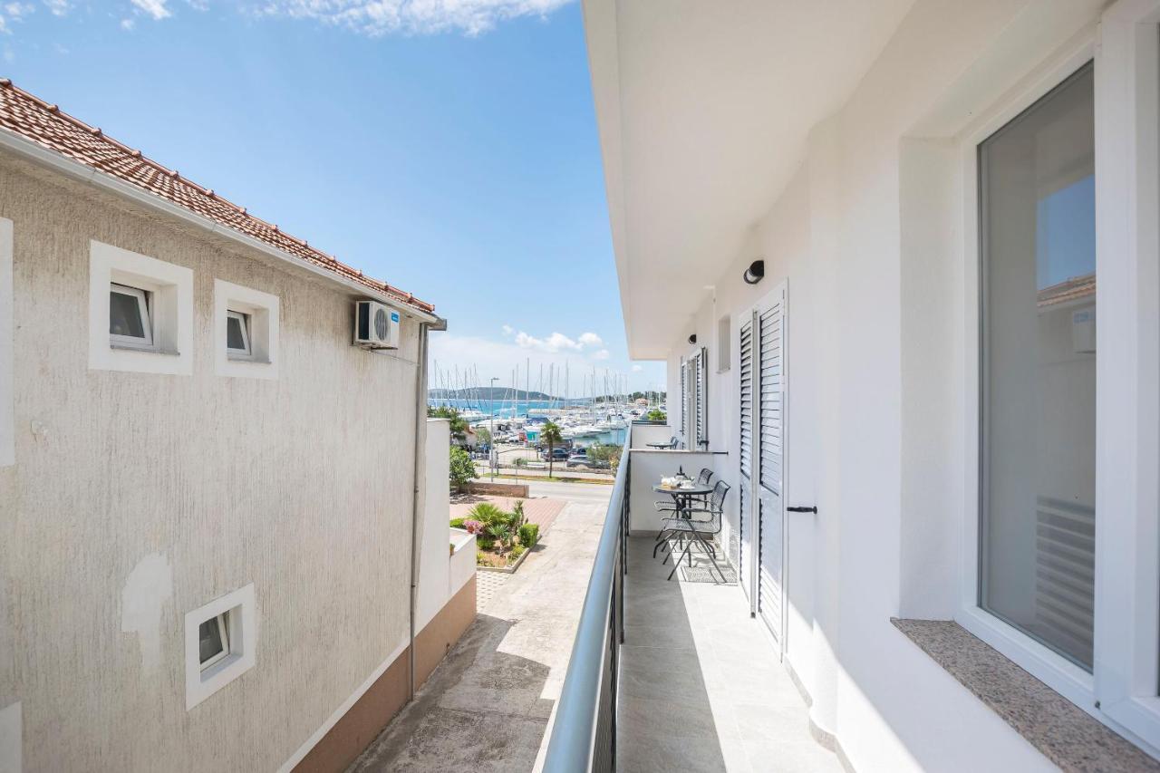 Apartments And Rooms Mare Vodice Exterior foto