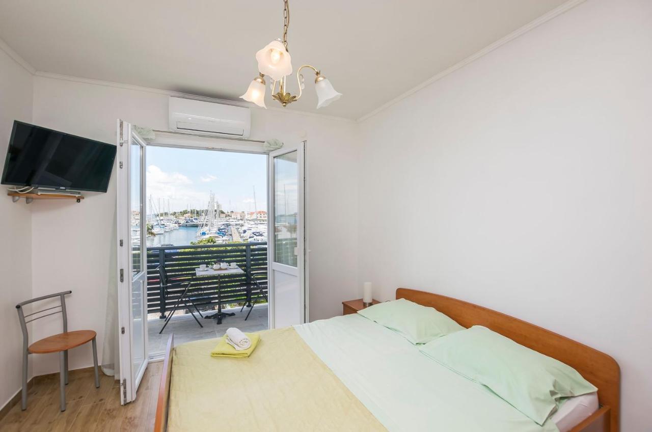 Apartments And Rooms Mare Vodice Exterior foto