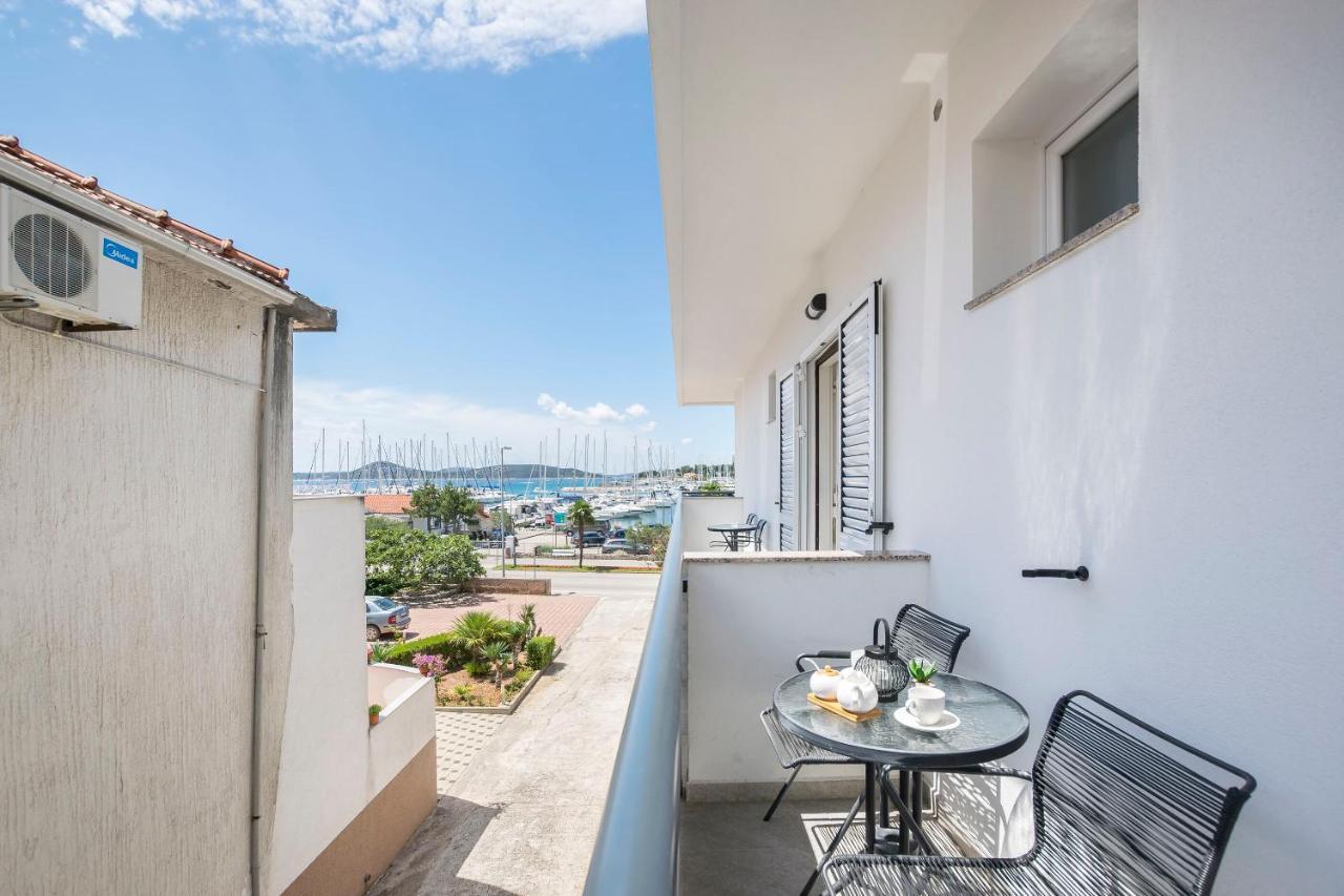 Apartments And Rooms Mare Vodice Exterior foto