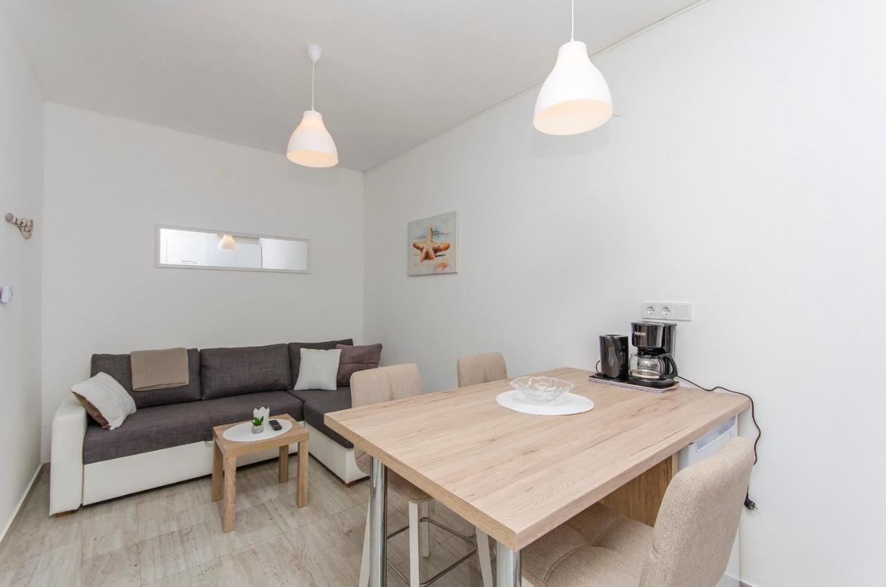 Apartments And Rooms Mare Vodice Exterior foto