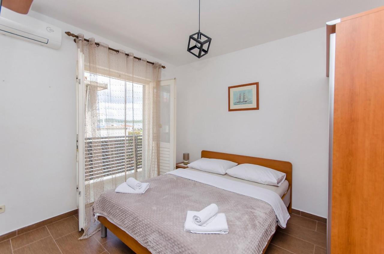 Apartments And Rooms Mare Vodice Exterior foto