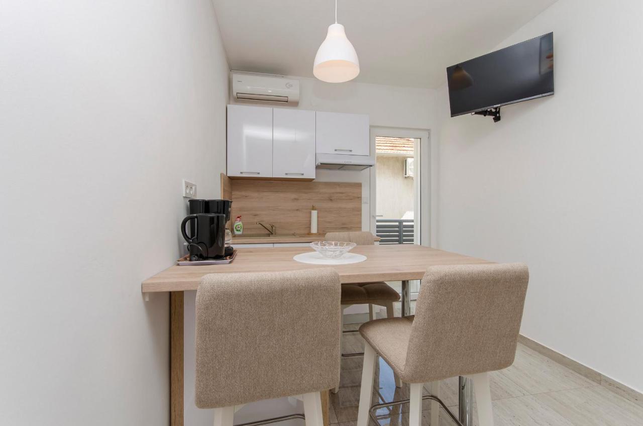 Apartments And Rooms Mare Vodice Exterior foto
