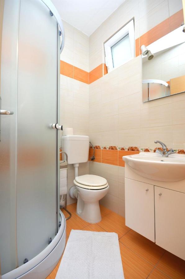 Apartments And Rooms Mare Vodice Exterior foto